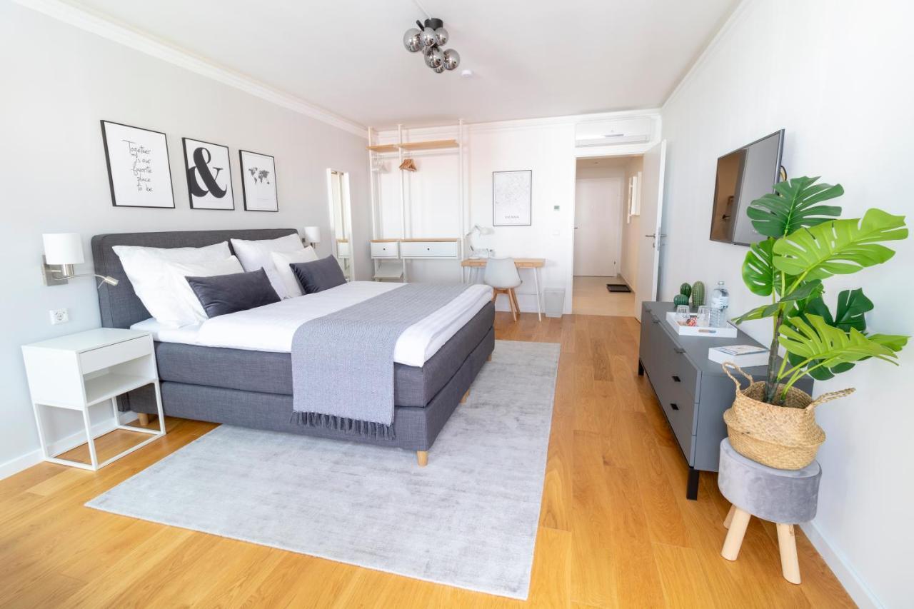 Boutique Sky City Apt. With Balcony / Top Spot Wenen Buitenkant foto